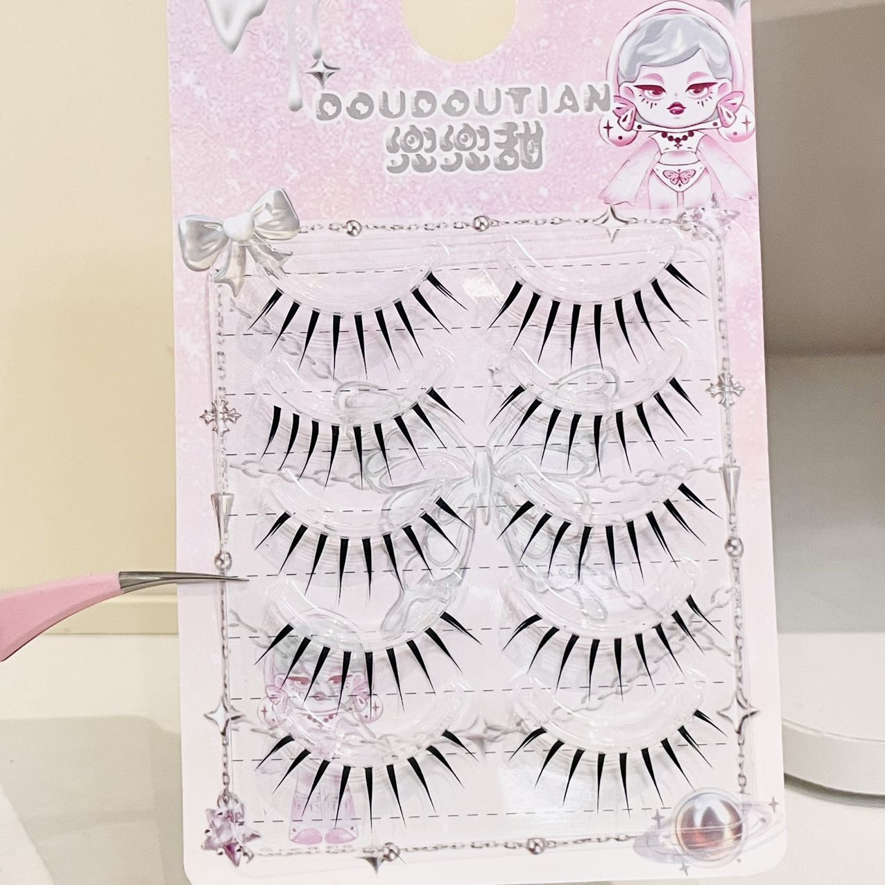 Sztuczne rzęsy Doudoutian Wet  – Eyelash Extension Natural recenzja i cena
