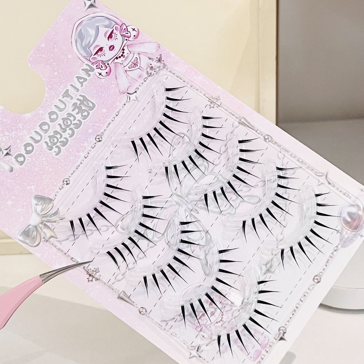 Sztuczne rzęsy Doudoutian Wet  – Eyelash Extension Natural recenzja i cena